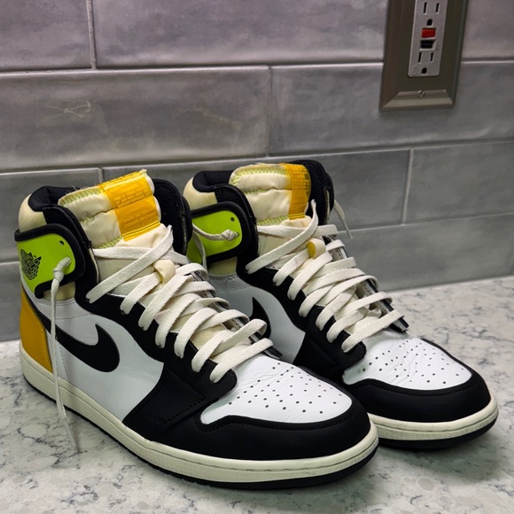Nike Air Jordan 1 Retro High OG Volt University Gold and Black High Sneakers - Picture 6 of 7